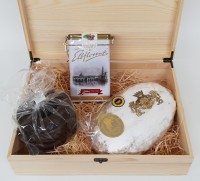 Dresdner Christstollen ® in Geschenkbox aus Holz mit Baumkuchen und Coselkaffee